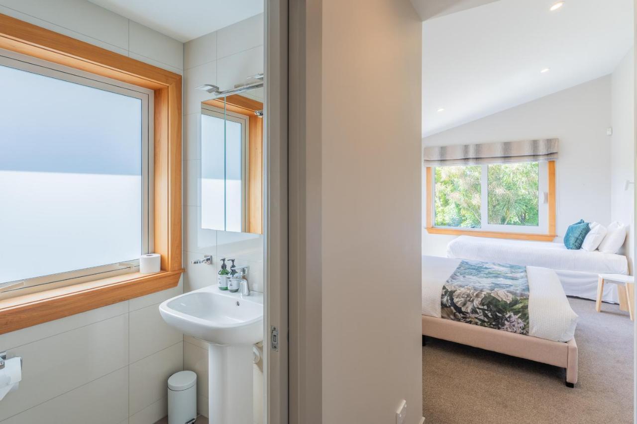 Anam Cara Gardens Luxury Villa Private Bedrooms And Ensuite Bathrooms Sleeps 9 Otaki Екстериор снимка