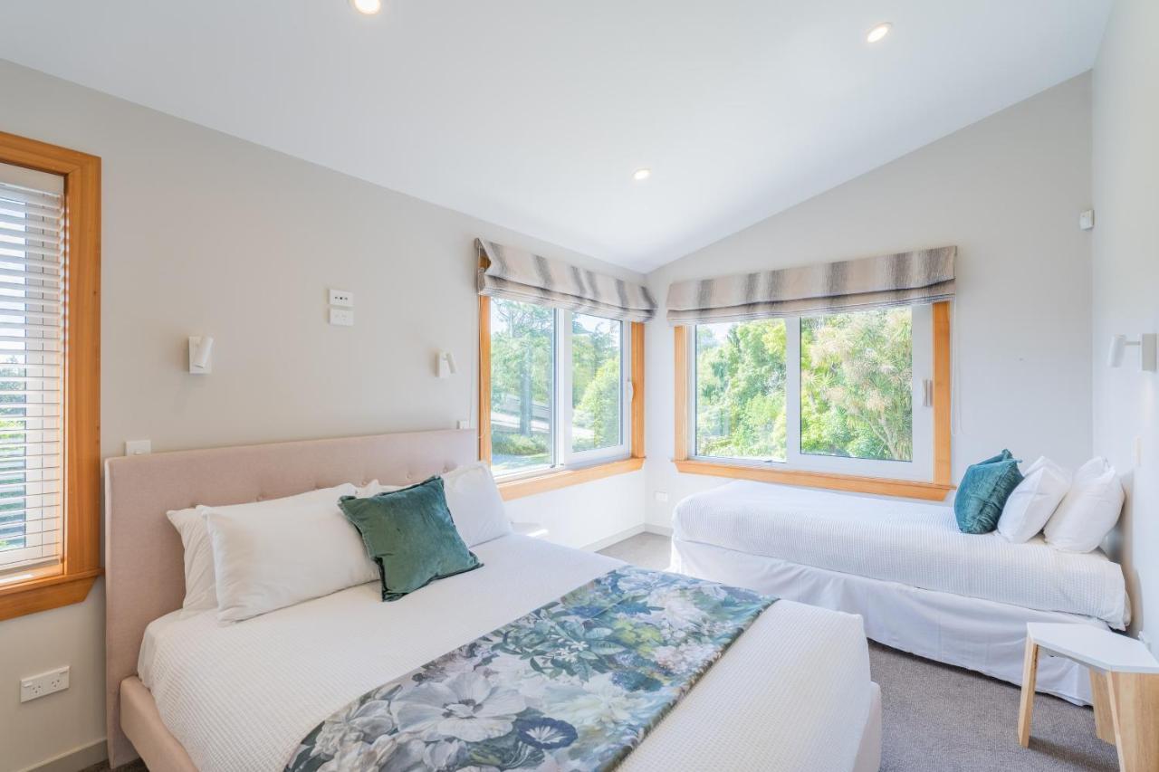 Anam Cara Gardens Luxury Villa Private Bedrooms And Ensuite Bathrooms Sleeps 9 Otaki Екстериор снимка